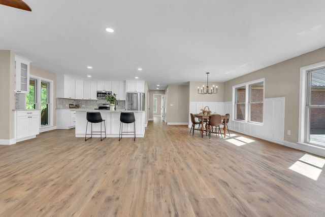1819 Barker Rd, Columbia, TN 38401