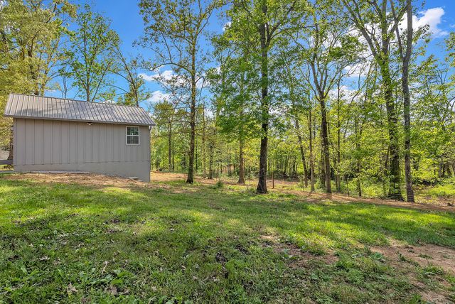1819 Barker Rd, Columbia, TN 38401