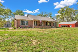 1819 Barker Rd, Columbia, TN 38401