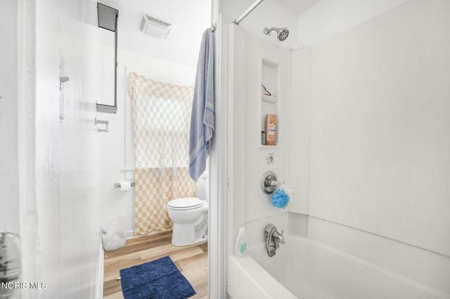 1466 Sunshine Street, Oregon, OH 43616