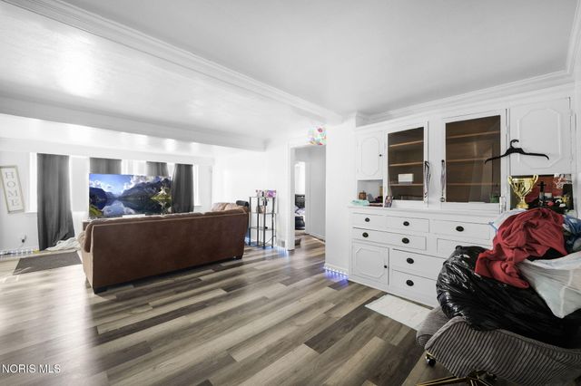 1466 Sunshine Street, Oregon, OH 43616