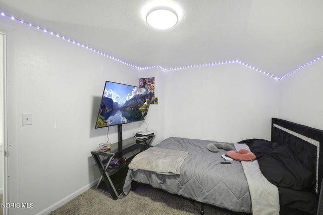 1466 Sunshine Street, Oregon, OH 43616