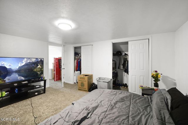 1466 Sunshine Street, Oregon, OH 43616