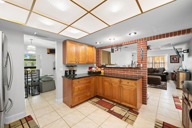 6320 SW 4TH Place, Margate, FL 33068