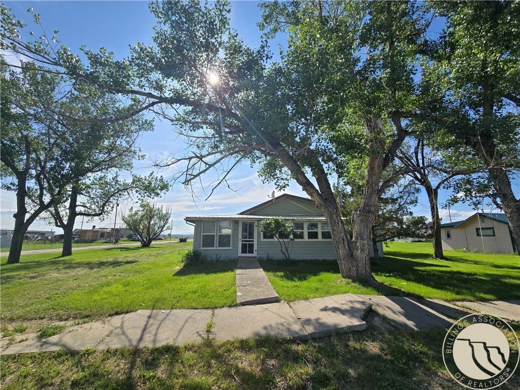 313 S Teigen Avenue, Winnett, MT 59087 photo 1