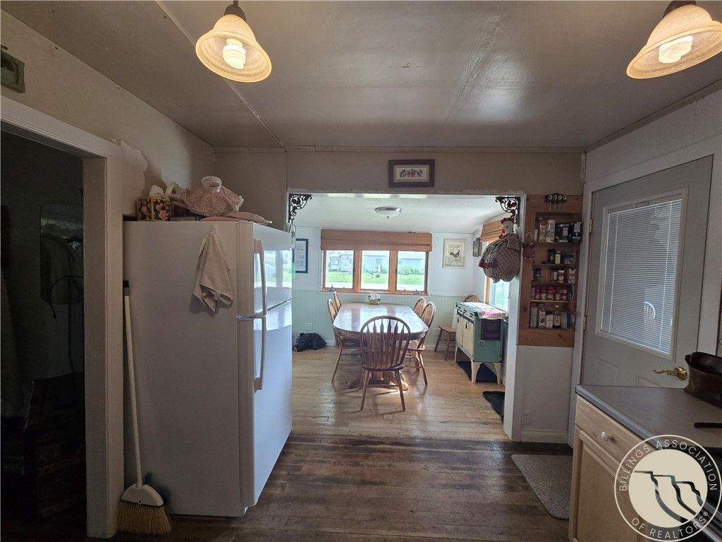 313 S Teigen Avenue, Winnett, MT 59087 photo 5
