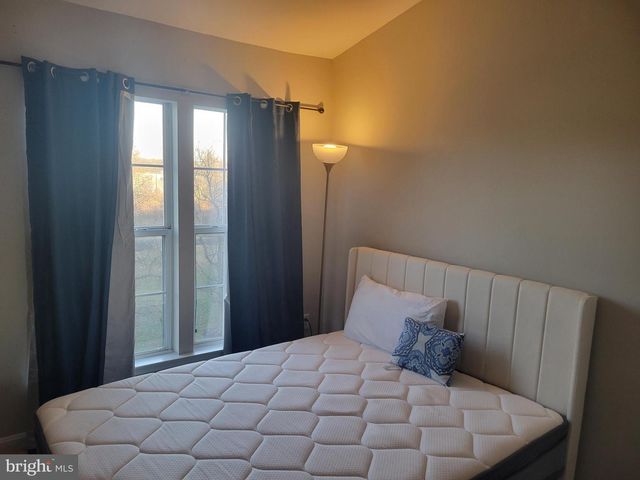 6026 CEDAR POST DR, District Heights, MD 20747