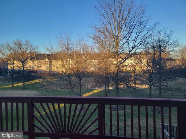 6026 CEDAR POST DR, District Heights, MD 20747