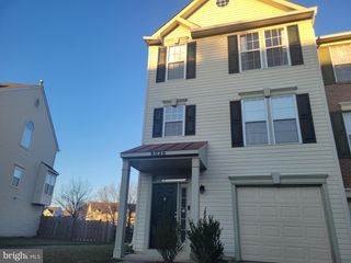 6026 CEDAR POST DR, District Heights, MD 20747