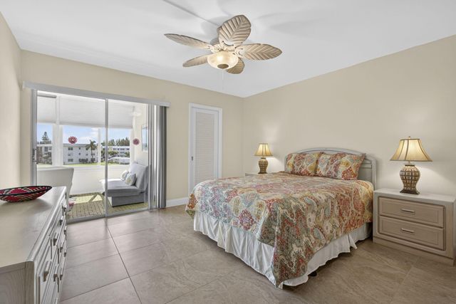 361 Wellington J, West Palm Beach, FL 33417