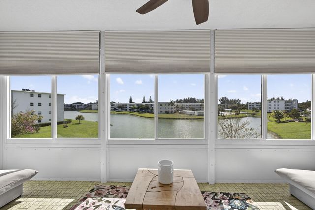 361 Wellington J, West Palm Beach, FL 33417