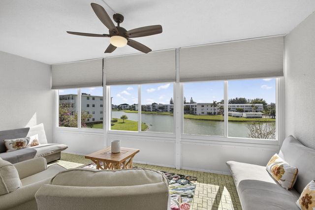 361 Wellington J, West Palm Beach, FL 33417