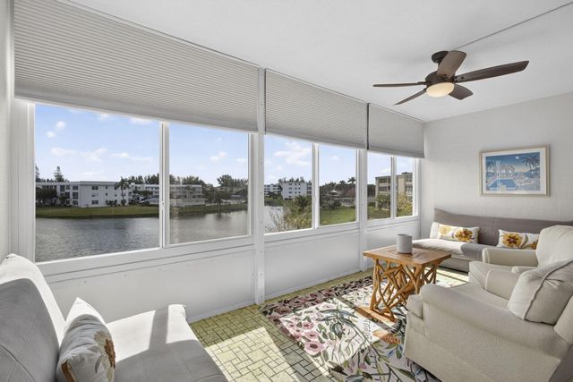 361 Wellington J, West Palm Beach, FL 33417