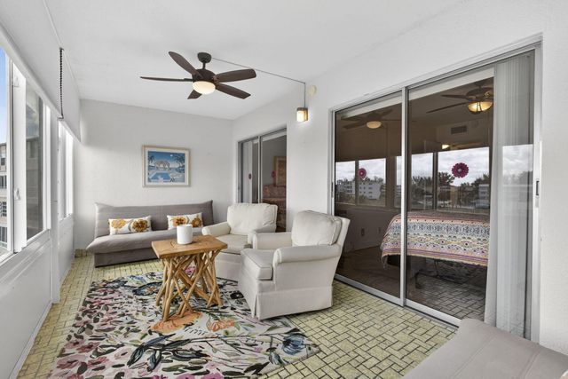 361 Wellington J, West Palm Beach, FL 33417