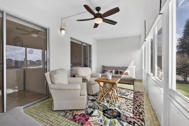 361 Wellington J, West Palm Beach, FL 33417