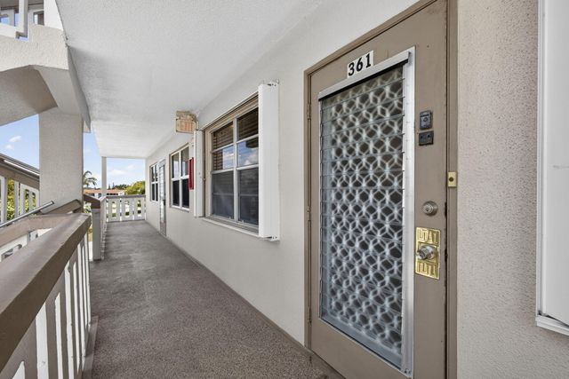 361 Wellington J, West Palm Beach, FL 33417