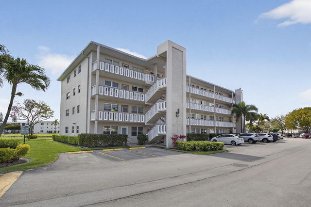 361 Wellington J, West Palm Beach, FL 33417