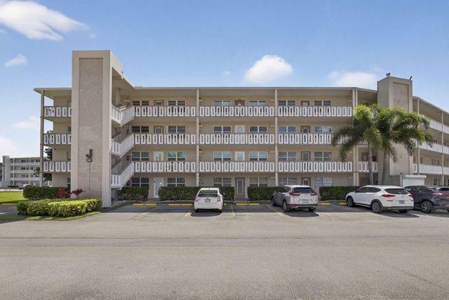 361 Wellington J, West Palm Beach, FL 33417