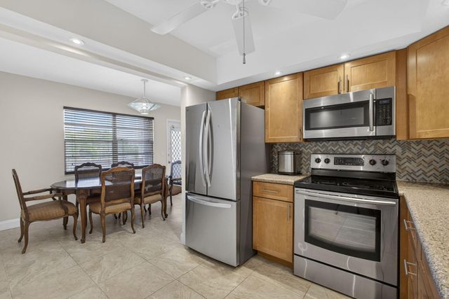 361 Wellington J, West Palm Beach, FL 33417