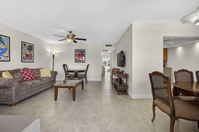 361 Wellington J, West Palm Beach, FL 33417