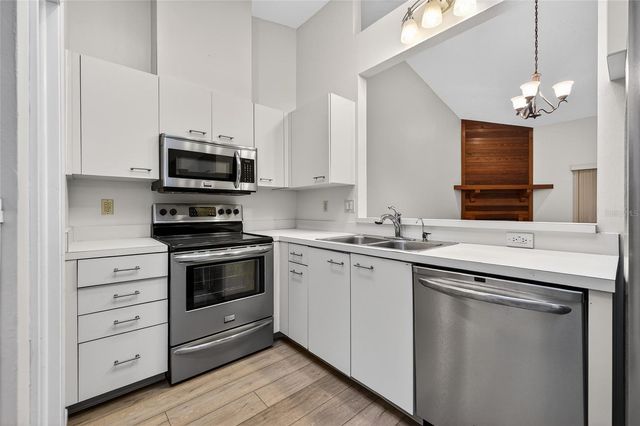 907 SAN CARLOS AVENUE NE, St Petersburg, FL 33702