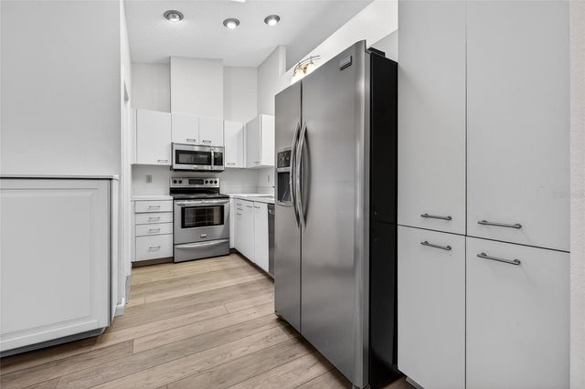 907 SAN CARLOS AVENUE NE, St Petersburg, FL 33702