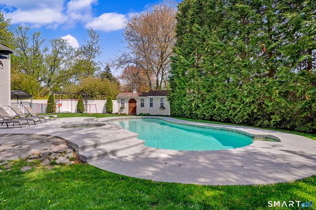 53 Oakland Drive, Trumbull, CT 06611