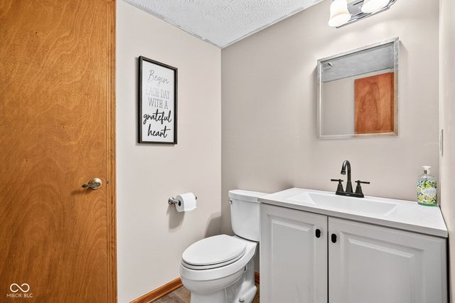 1142 Alydar Circle, Indianapolis, IN 46217