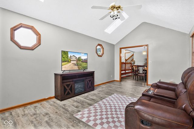 1142 Alydar Circle, Indianapolis, IN 46217