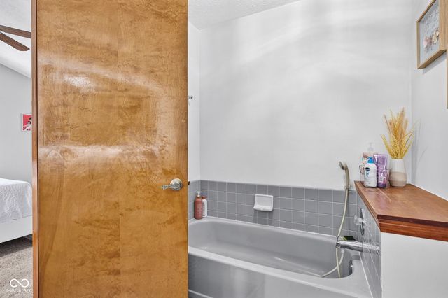 1142 Alydar Circle, Indianapolis, IN 46217