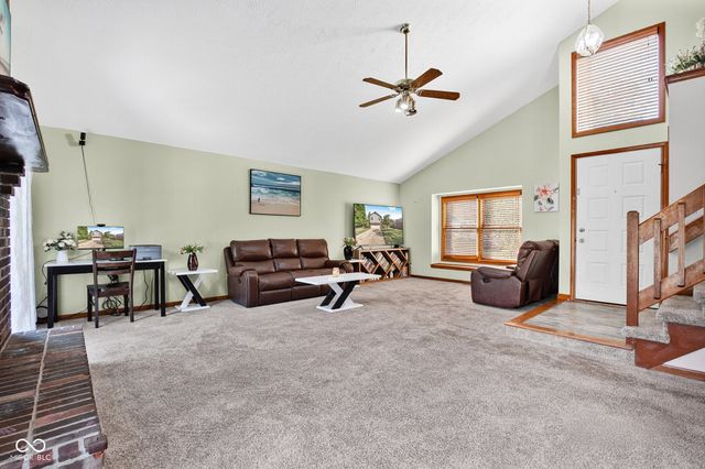 1142 Alydar Circle, Indianapolis, IN 46217