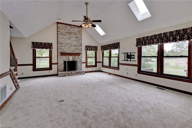 3 Carmines CT, Poquoson, VA 23662