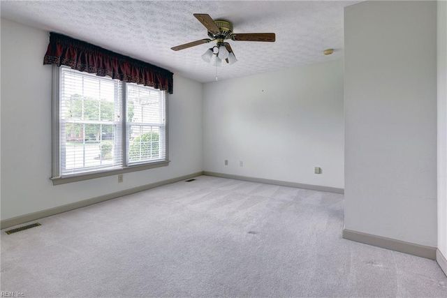 3 Carmines CT, Poquoson, VA 23662