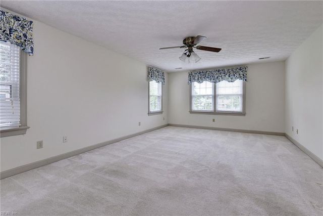 3 Carmines CT, Poquoson, VA 23662