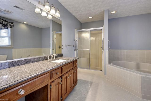 3 Carmines CT, Poquoson, VA 23662