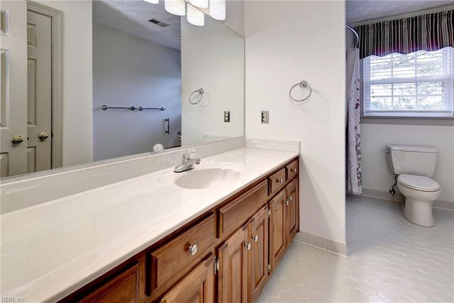 3 Carmines CT, Poquoson, VA 23662