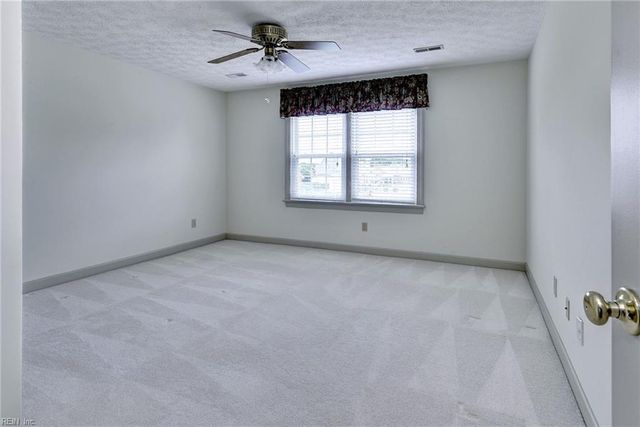 3 Carmines CT, Poquoson, VA 23662