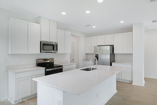 6007 ORACLE Court, Jacksonville, FL 32205