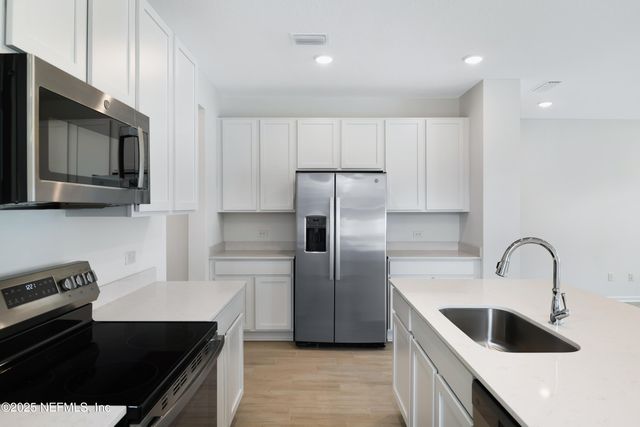 6007 ORACLE Court, Jacksonville, FL 32205