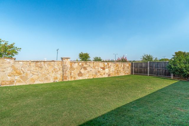 2165 Balcones Drive, Carrollton, TX 75010