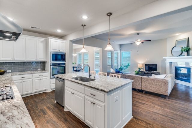 2165 Balcones Drive, Carrollton, TX 75010