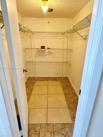 7137 Golf Colony Ct 202, Lake Worth, FL 33467