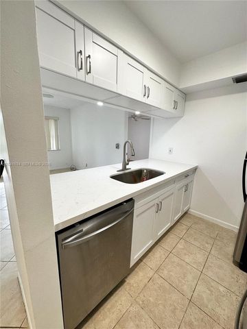 7137 Golf Colony Ct 202, Lake Worth, FL 33467