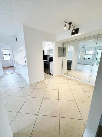 7137 Golf Colony Ct 202, Lake Worth, FL 33467