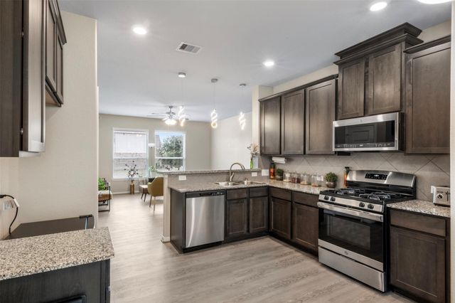 2802 Star Sky Way, Houston, TX 77045