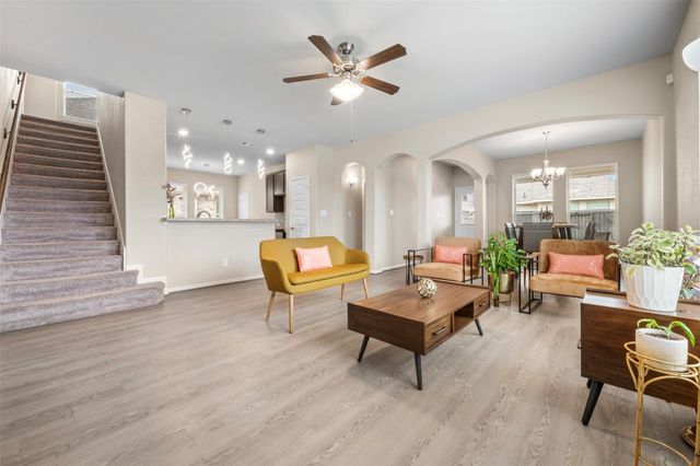 2802 Star Sky Way, Houston, TX 77045