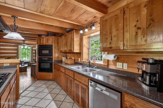 13544 Revera Drive, Mendota, VA 24270
