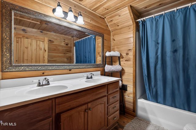 13544 Revera Drive, Mendota, VA 24270