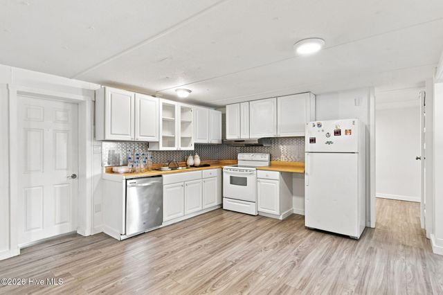123 Rockledge Road, Wilmington, NC 28412
