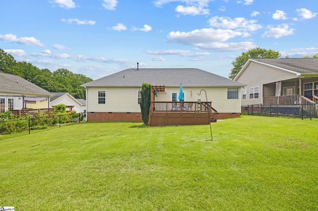 414 Landstone Terrace, Boiling Springs, SC 29316